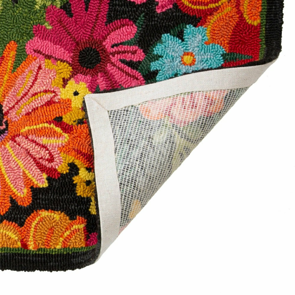 Plow & Hearth Indoor/Outdoor Fresh Picked Hand-Hooked Polypropylene Accent Rug
