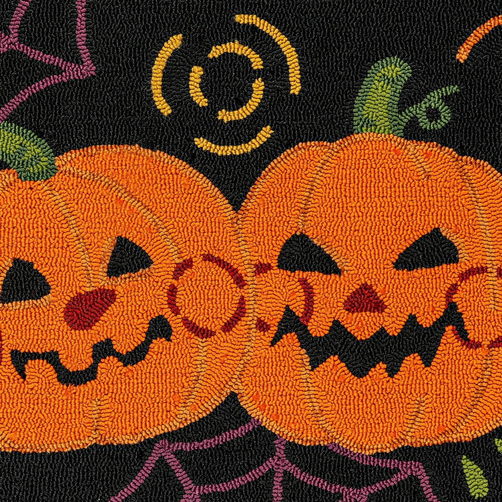 Plow & Hearth Indoor/Outdoor Jack O'Lantern Pumpkin Hooked Polypropylene Accent Rug