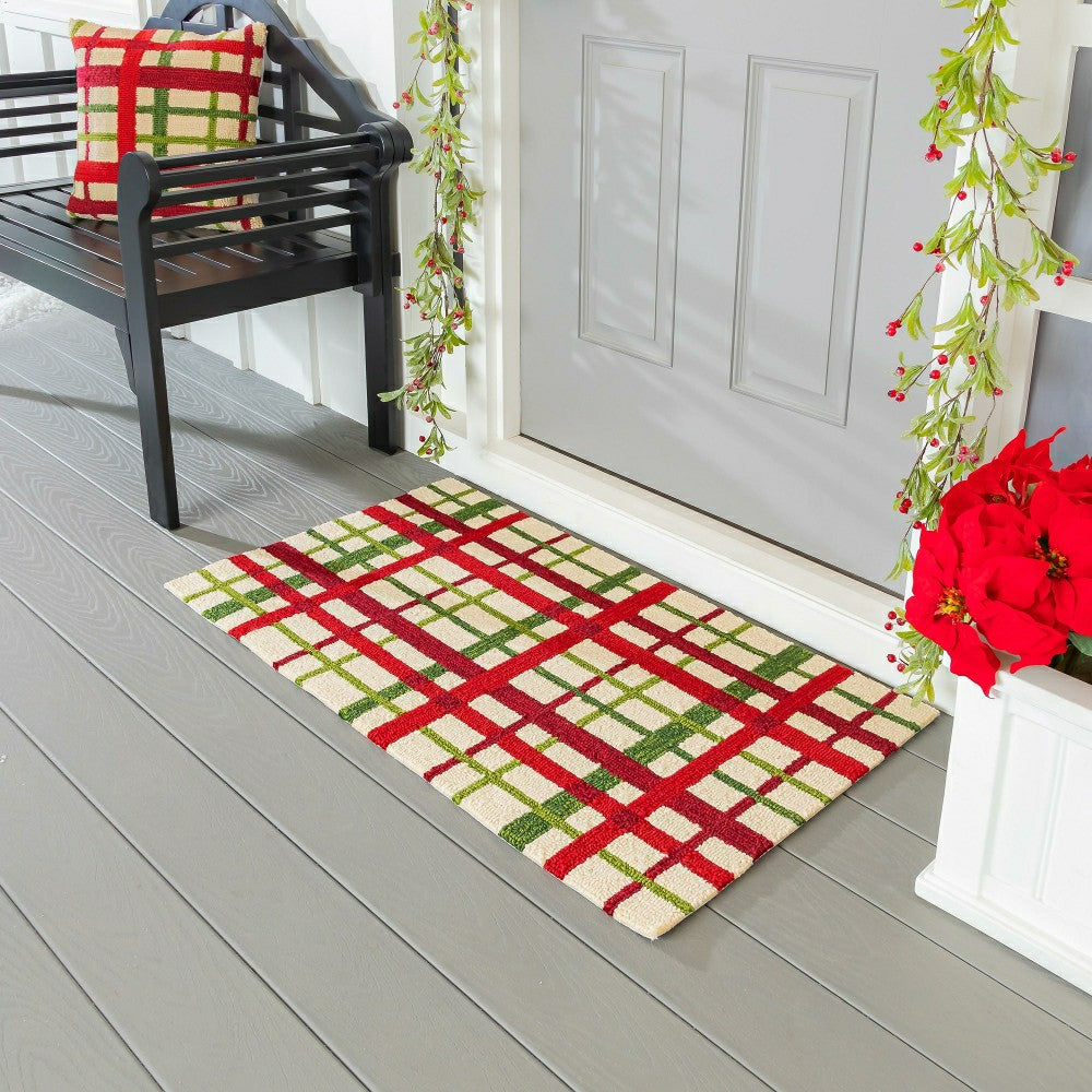 Plow & Hearth Indoor/Outdoor Hooked Pillow Christmas Plaid Polypropylene, 18"x18"