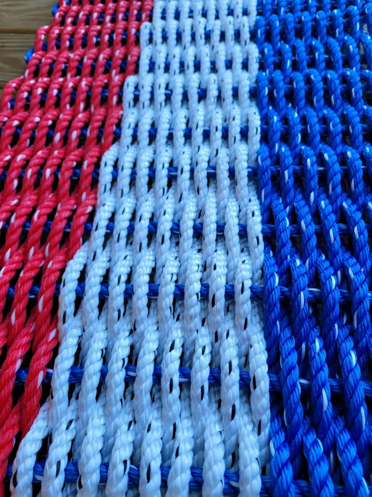 Plow & Hearth RED WHITE and BLUE stripe Lobster Rope Mat