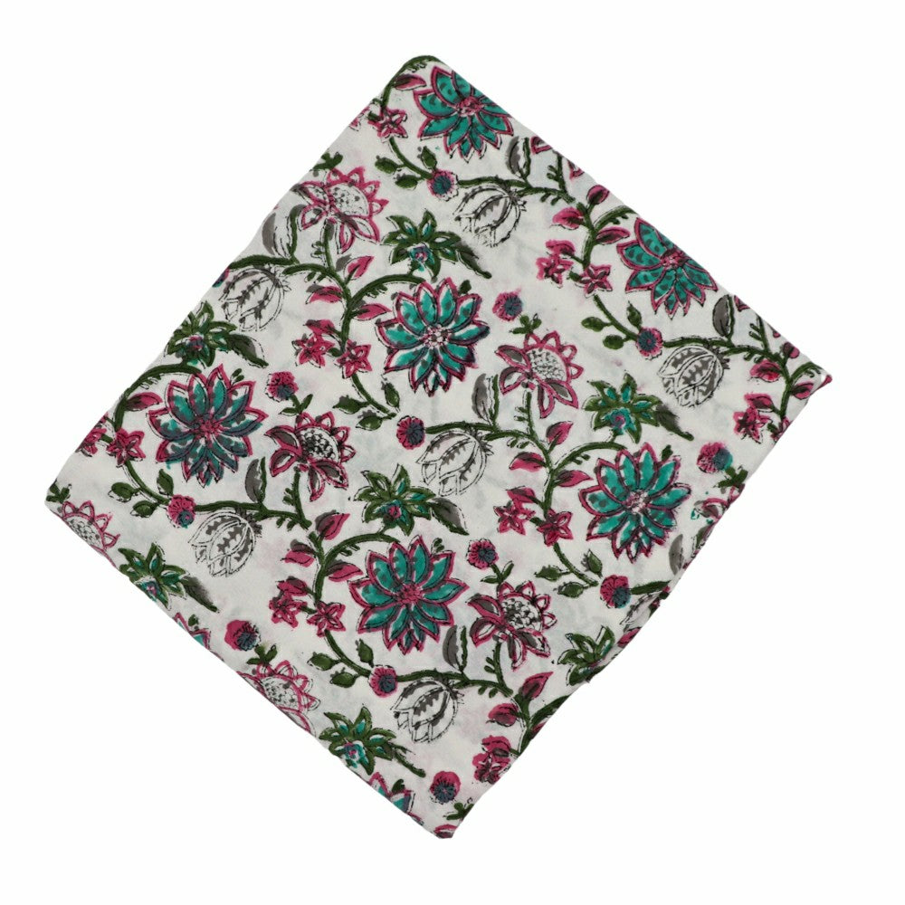 Plow & Hearth Pendula Petunia Tablecloth