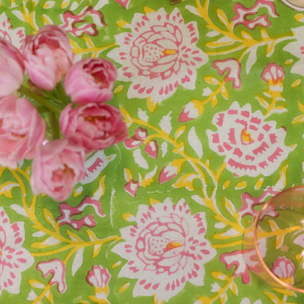 Plow & Hearth Viviana Venetia Blooms Organic Cotton Tablecloth