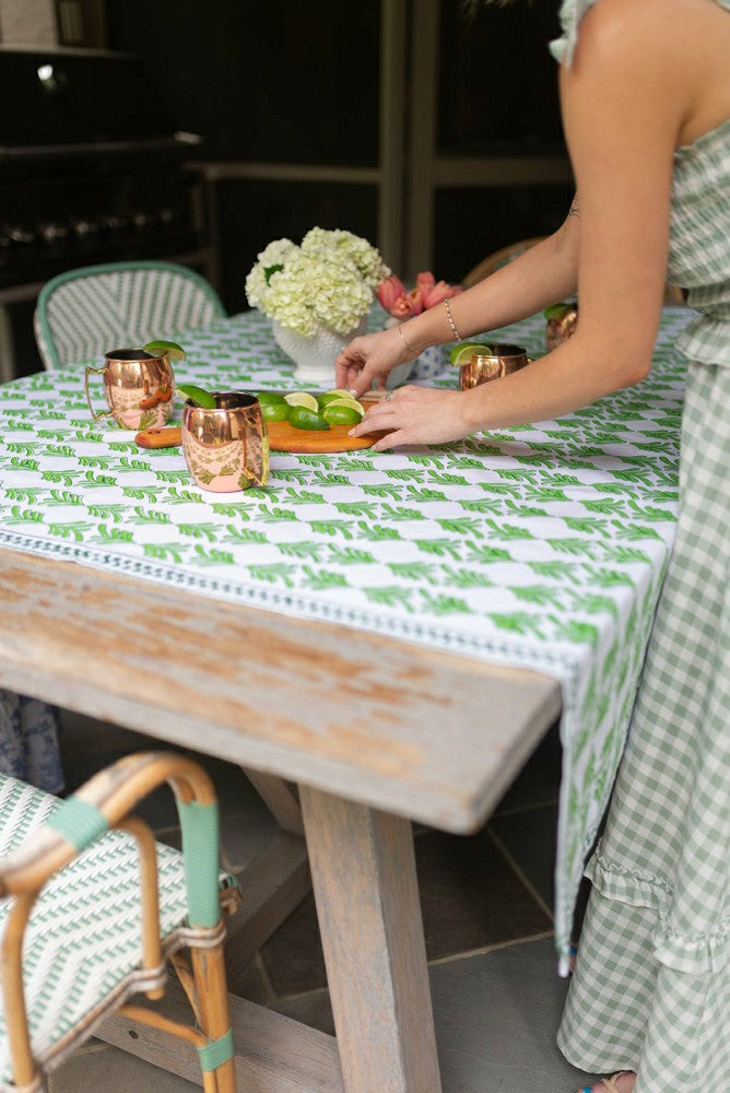 Plow & Hearth Table Throw - Palmetto, Evergreen & Vine