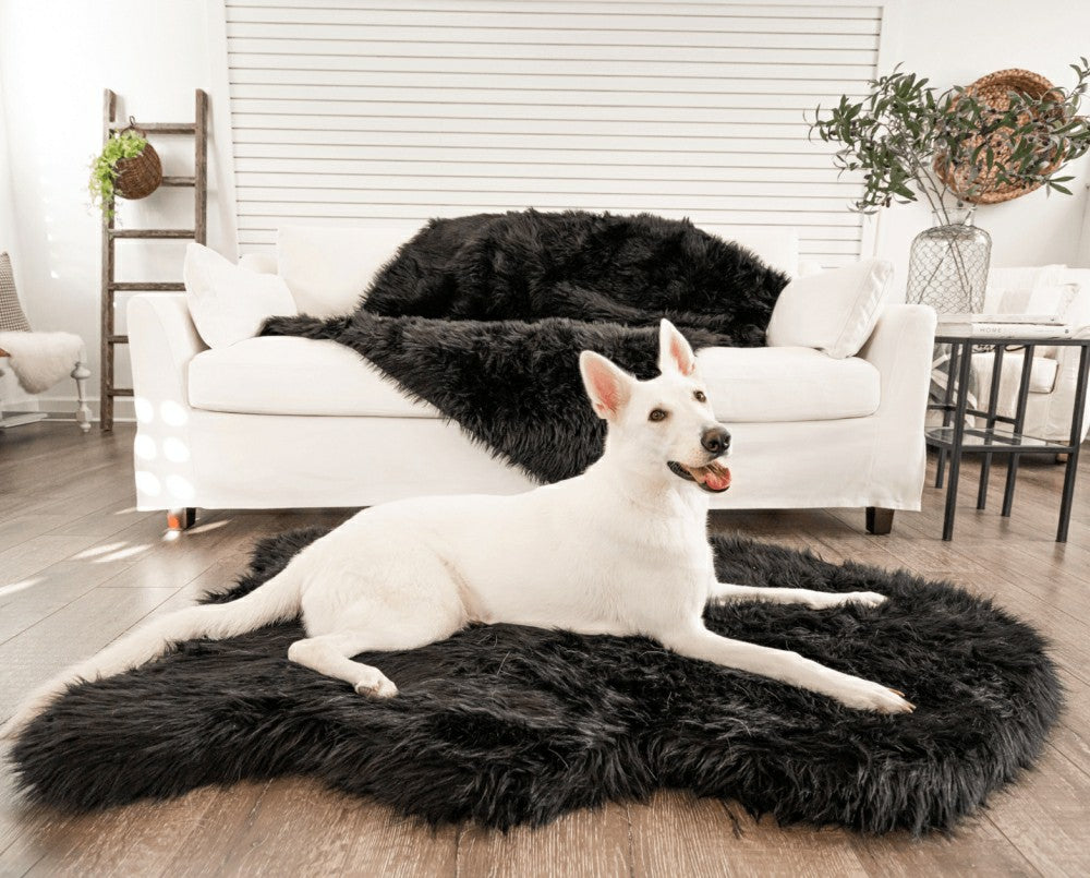 Plow & Hearth PupRug by Paw.com® Faux Fur Orthopedic Dog Bed - Curve Midnight Black