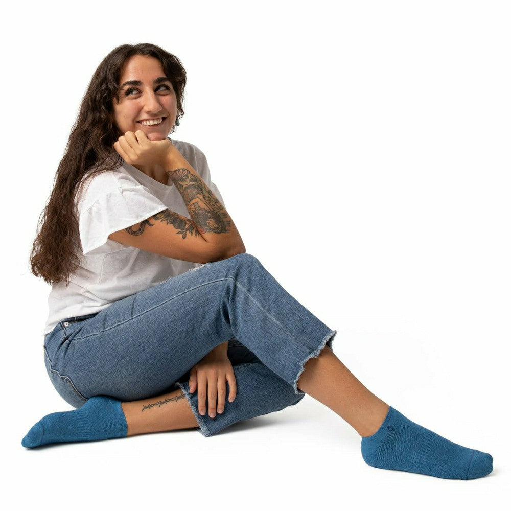 Plow & Hearth Socks that Give Water