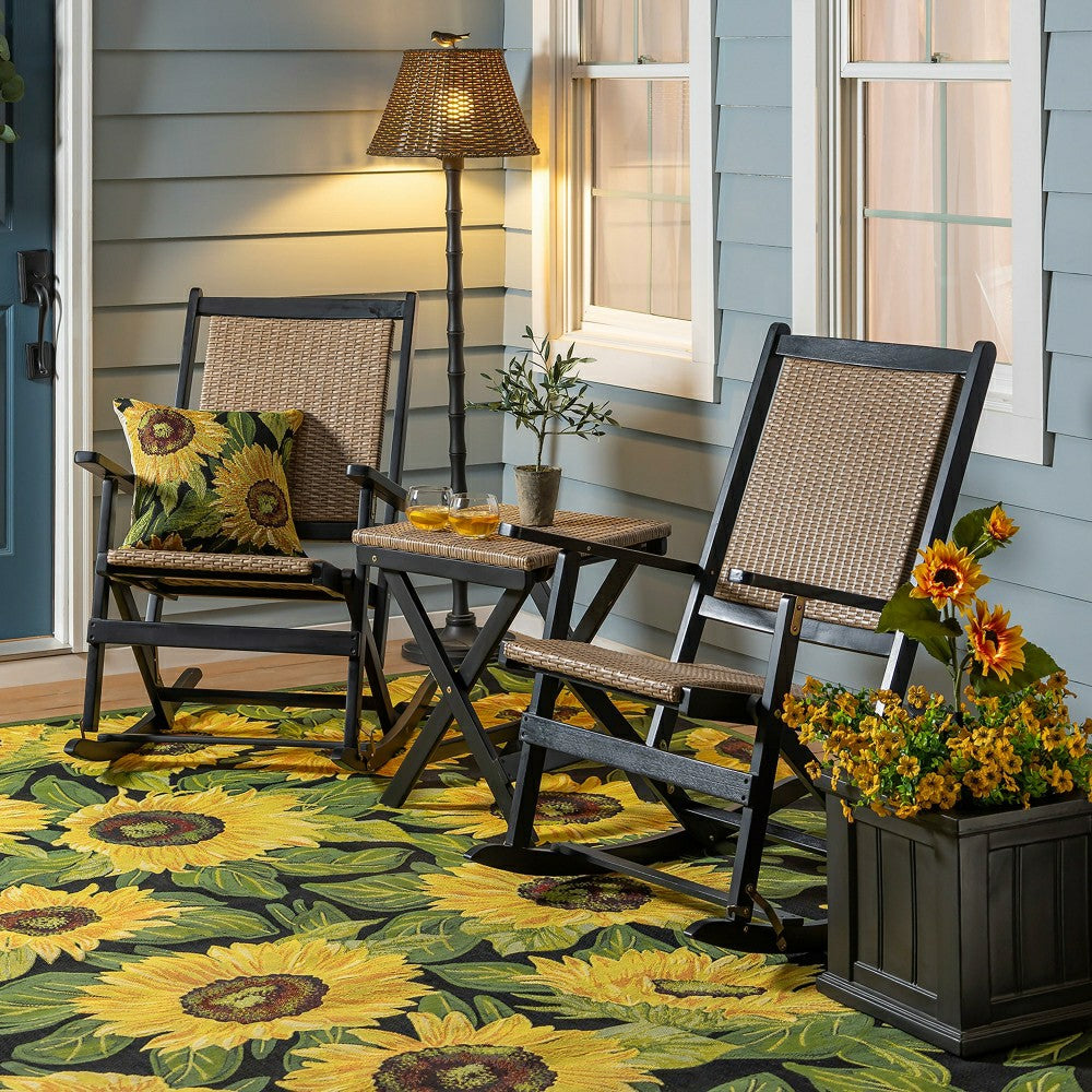 Plow & Hearth Indoor/Outdoor Black Sunflower Polypropylene Rug, 7'10" x 9'10"