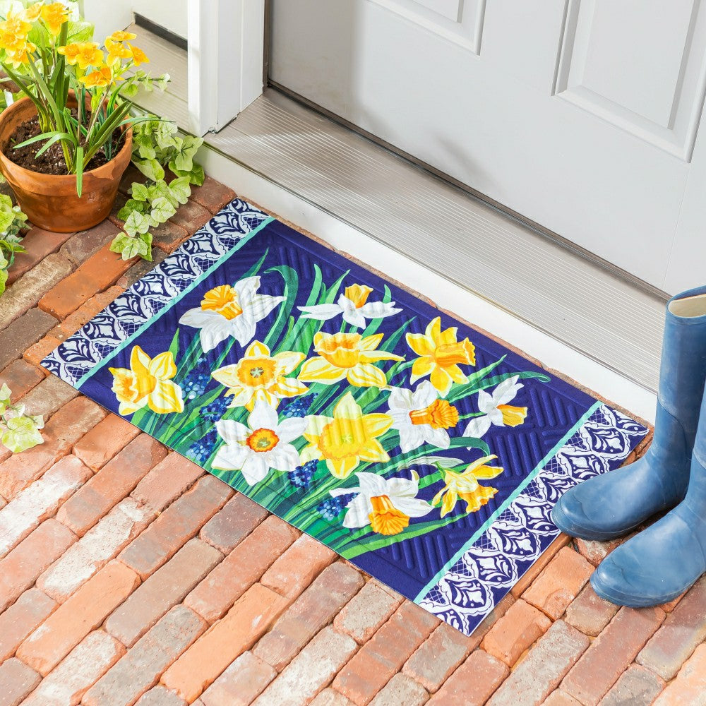 Plow & Hearth Delft Daffodil Embossed Mat