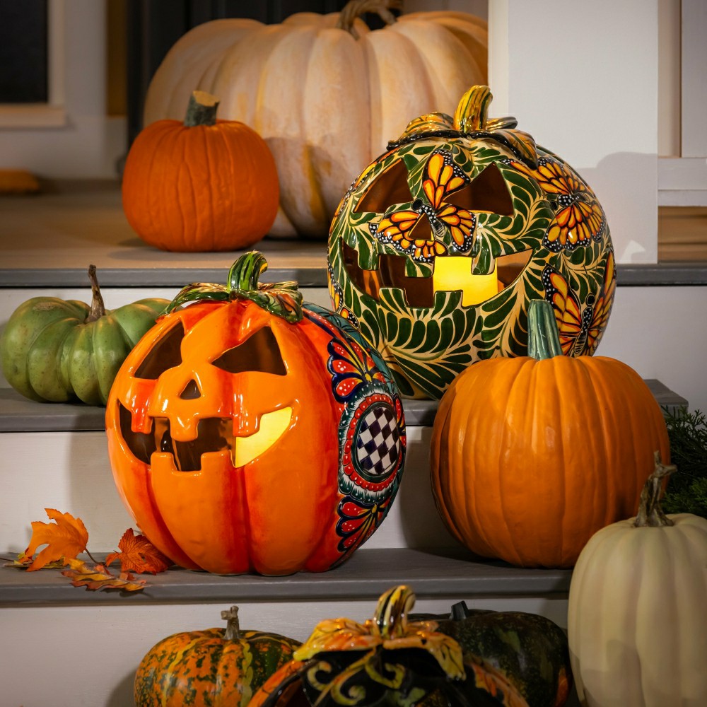 Plow & Hearth Checkered Flower Large Ceramic Talavera Harvest Pumpkin, Large