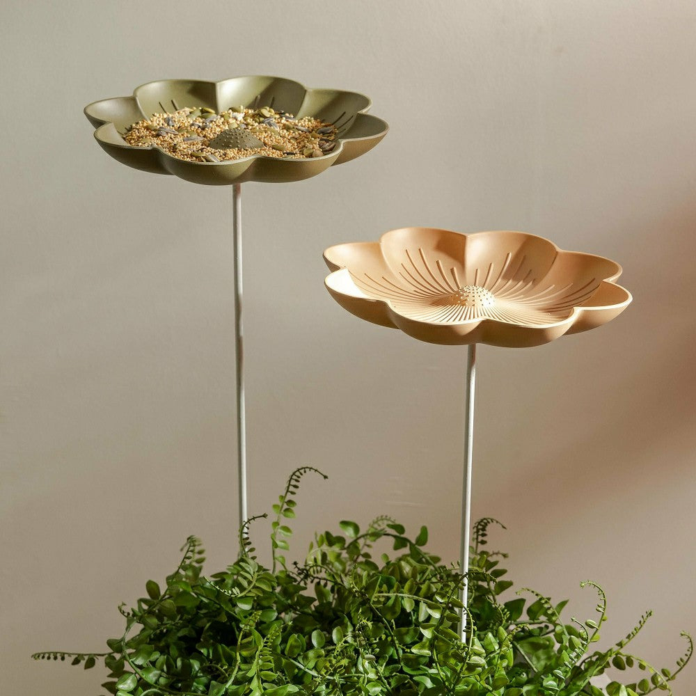 Plow & Hearth Bamboo Staked Birdfeeder