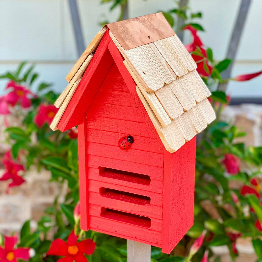 Plow & Hearth Ladybug House with Mounting Pole