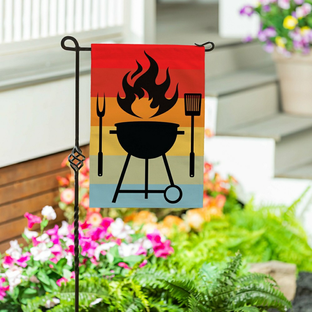 Plow & Hearth Gradient Grill Burlap Garden Flag