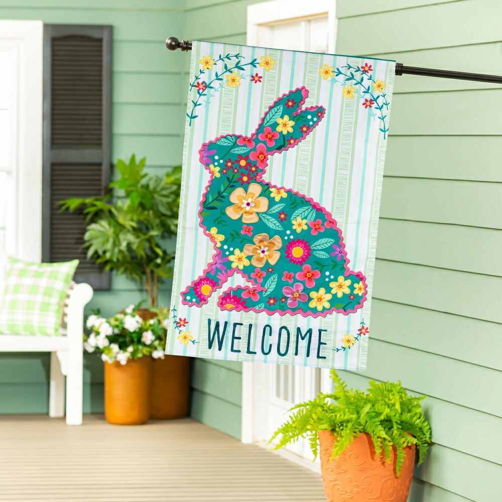 Plow & Hearth Floral Patterned Bunny Applique House Flag