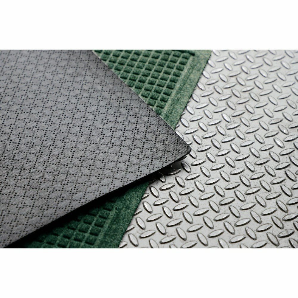 Plow & Hearth WaterHog® Indoor/Outdoor Cubes Doormat, 2' x 3'