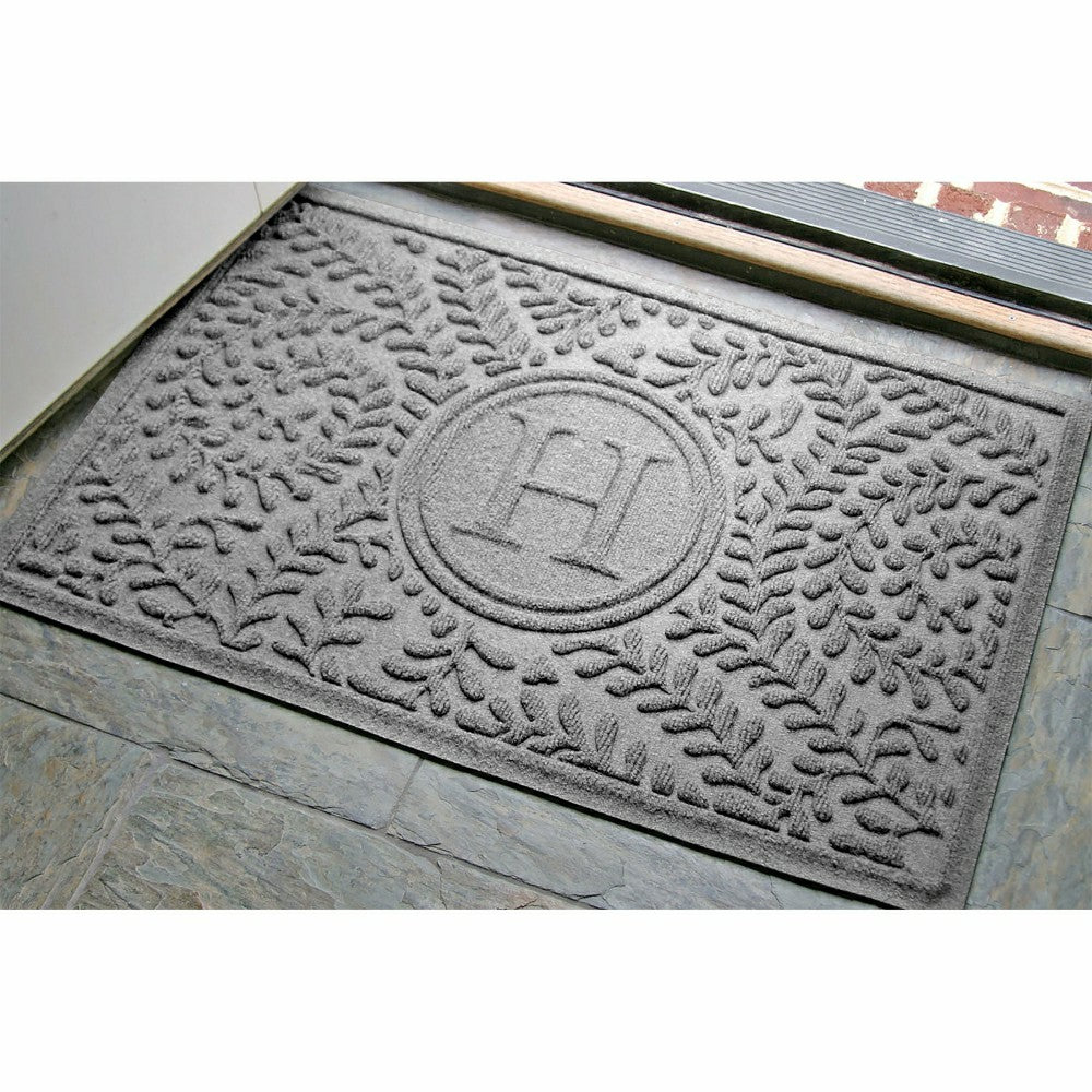 Plow & Hearth Boxwood Monogram Indoor/Outdoor Door Mat, 2'x3'