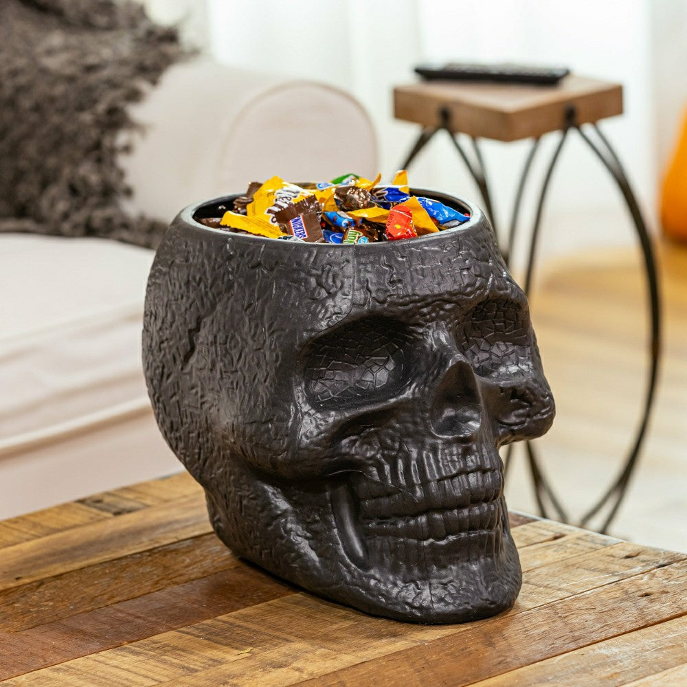 Plow & Hearth Skull shaped planter pot, 11"x 16"x 11.5"