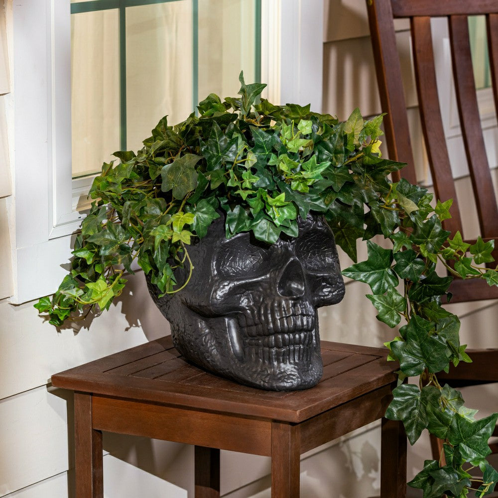 Plow & Hearth Skull shaped planter pot, 11"x 16"x 11.5"