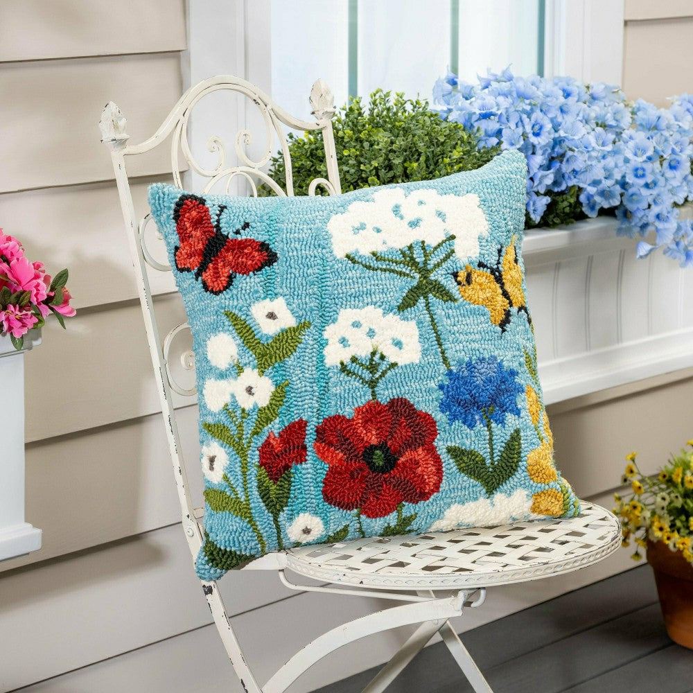 Plow & Hearth Indoor/Outdoor Hooked Polypropylene Wildflower Throw Pillow 18"x18"