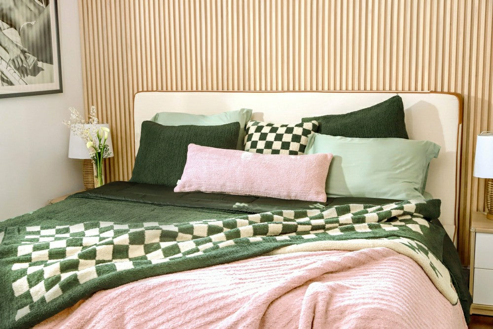 Plow & Hearth Checkerboard Throw