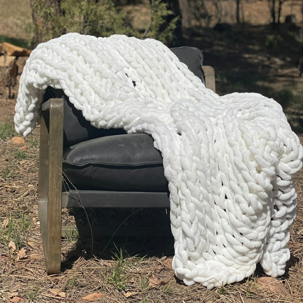 Plow & Hearth Infinite Chunky Knit Blanket, Minky, 43” x 70”, Blanc