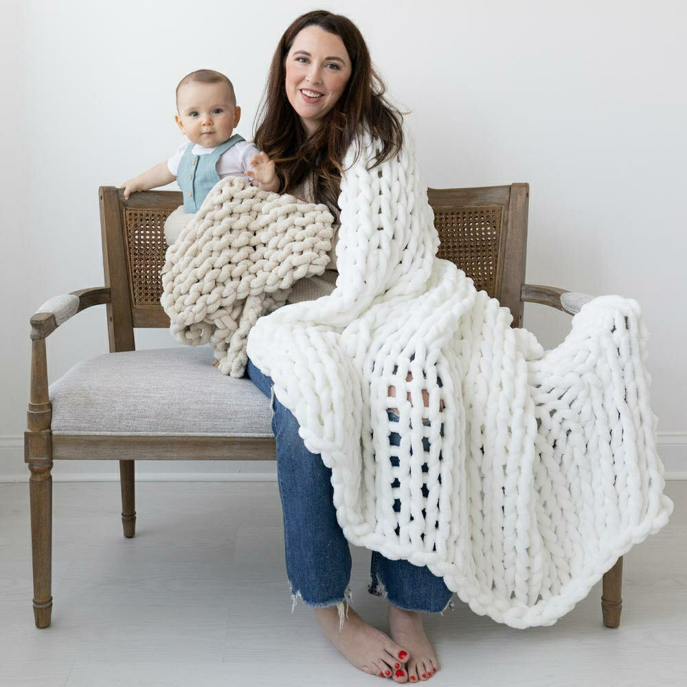 Plow & Hearth Infinite Chunky Knit Blanket, Minky, 43” x 70”, Blanc