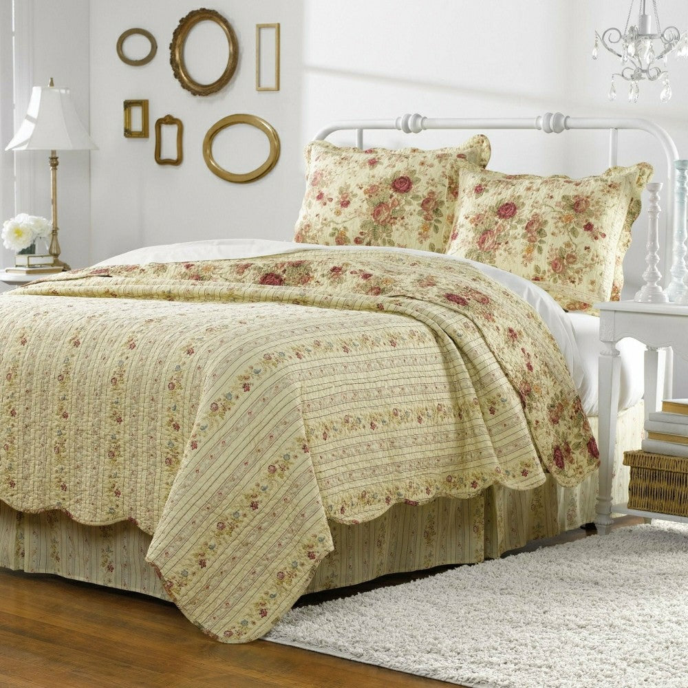 Plow & Hearth Vintage Rose Garden Reversible Quilt, 3 Piece Full/Queen Set