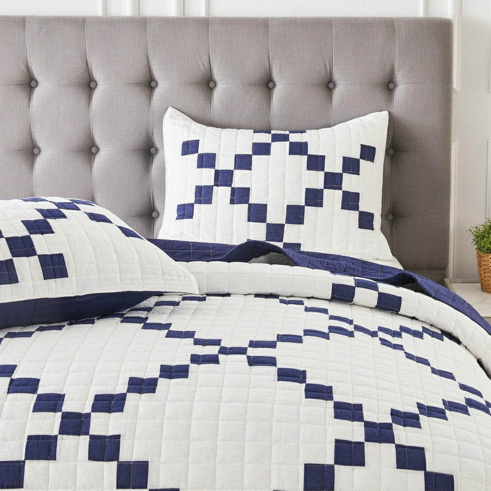 Plow & Hearth Irish Chain Patchwork Cotton Quilt Set