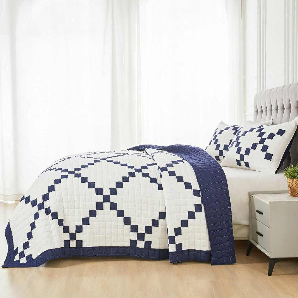 Plow & Hearth Irish Chain Patchwork Cotton Quilt Set