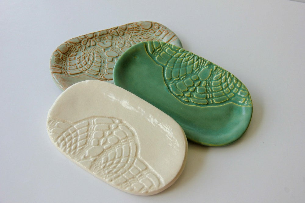 Plow & Hearth Ceramic Soap Dish