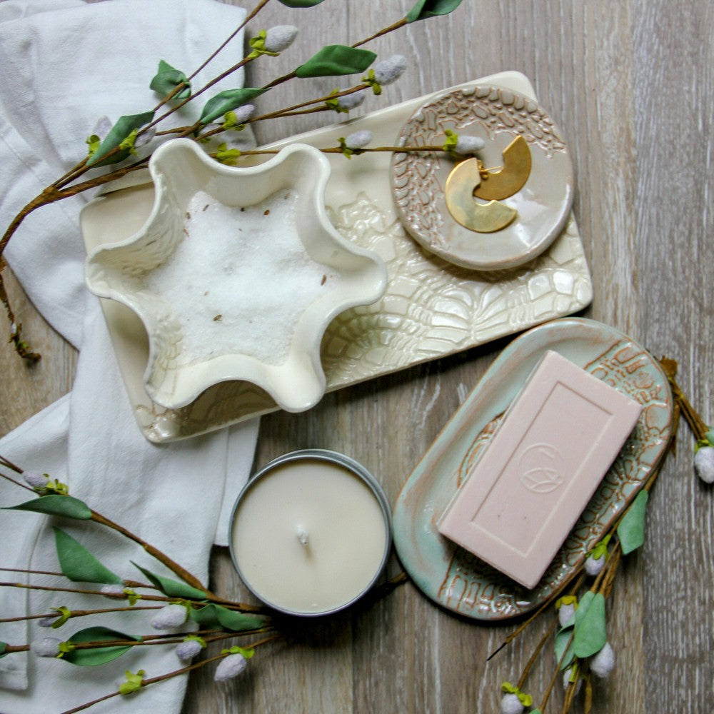 Plow & Hearth Ceramic Soap Dish