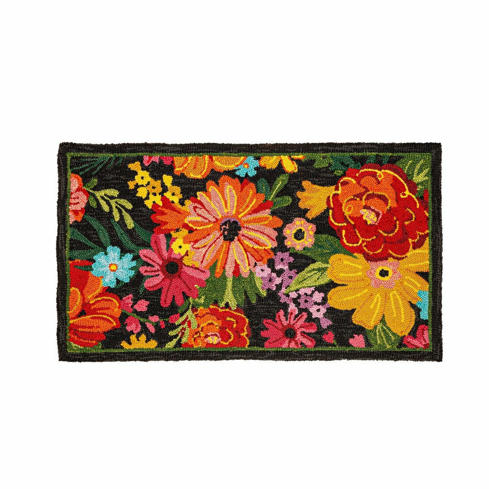 Plow & Hearth Indoor/Outdoor Fresh Picked Hand-Hooked Polypropylene Accent Rug