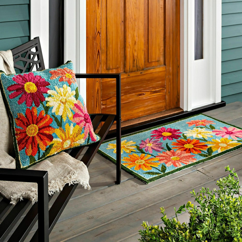 Plow & Hearth Indoor/Outdoor Hand-Hooked Polypropylene Pastel Posies Accent Rug
