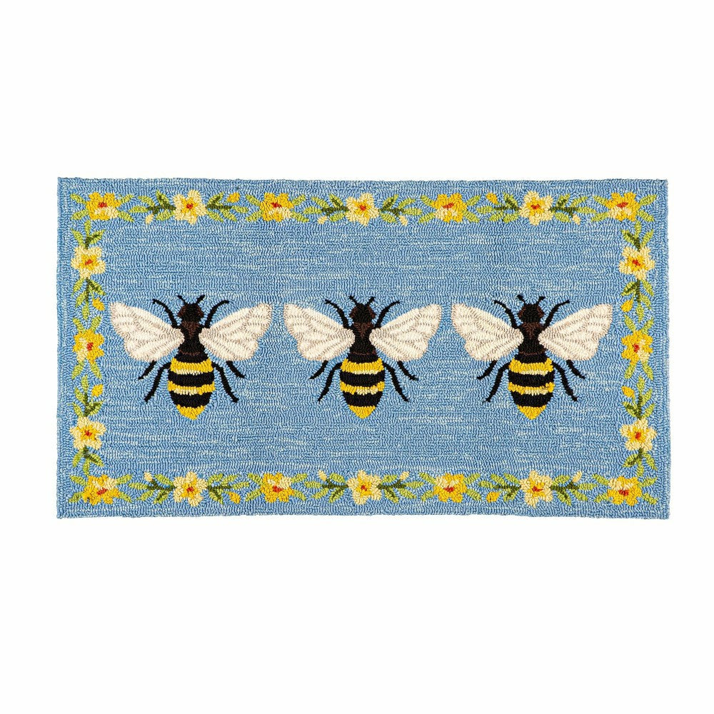 Plow & Hearth Indoor/Outdoor Bee Hooked Polypropylene Accent Rug