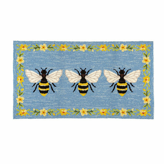 Plow & Hearth Indoor/Outdoor Bee Hooked Polypropylene Accent Rug