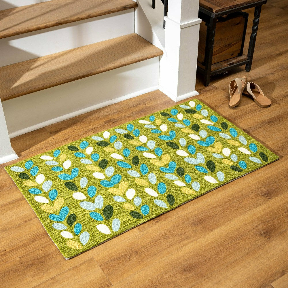Plow & Hearth Indoor/Outdoor Hooked Polypropylene Sprouts Rug 24"x42"
