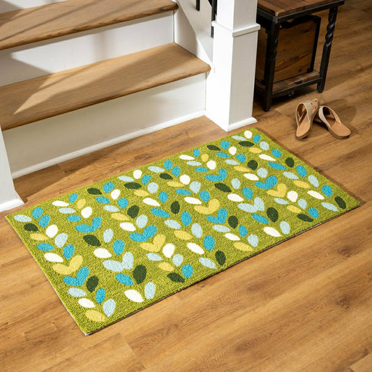 Plow & Hearth Indoor/Outdoor Hooked Polypropylene Sprouts Rug 24"x42"