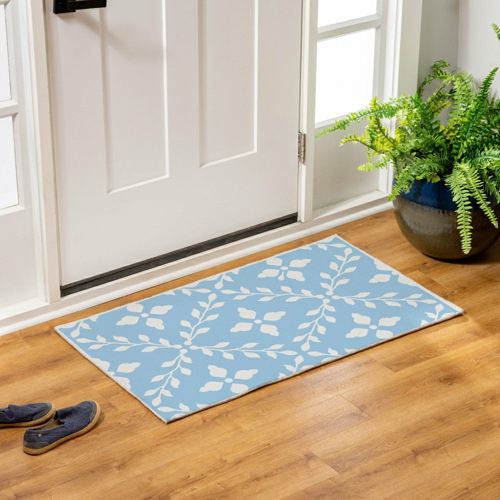 Plow & Hearth Light Blue Diamonds Indoor/Outdoor Hooked Rug 24"x42"