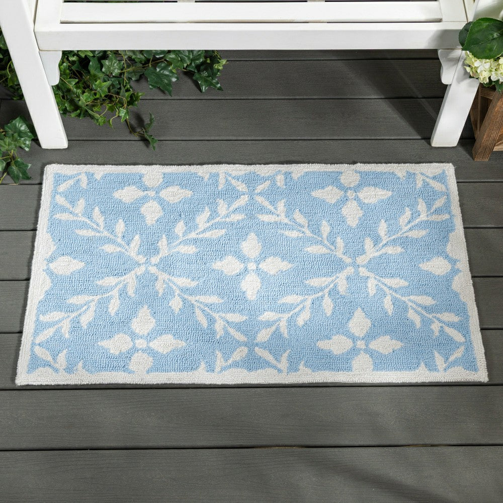 Plow & Hearth Light Blue Diamonds Indoor/Outdoor Hooked Rug 24"x42"