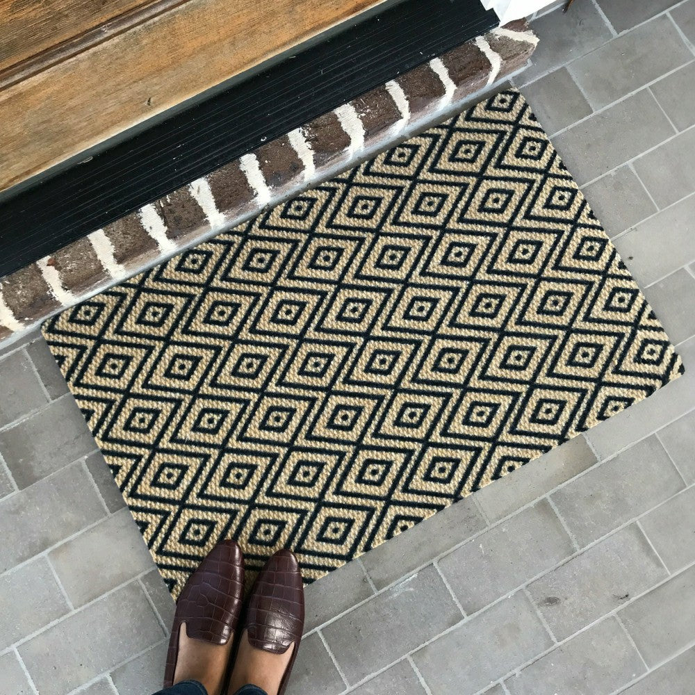Plow & Hearth Neighburly Diamond Dot Coir Doormat, Black & Coir Double Door