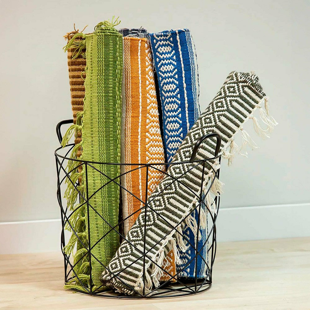 Plow & Hearth Metal Basket Display