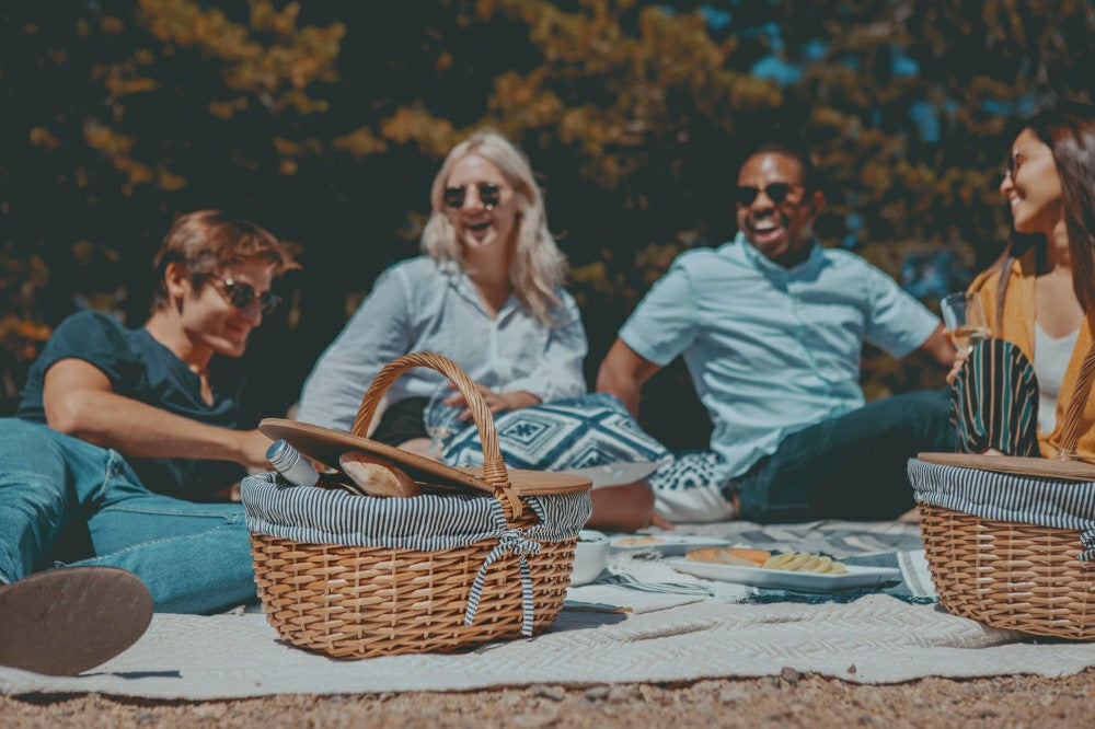 Plow & Hearth Country Picnic Basket