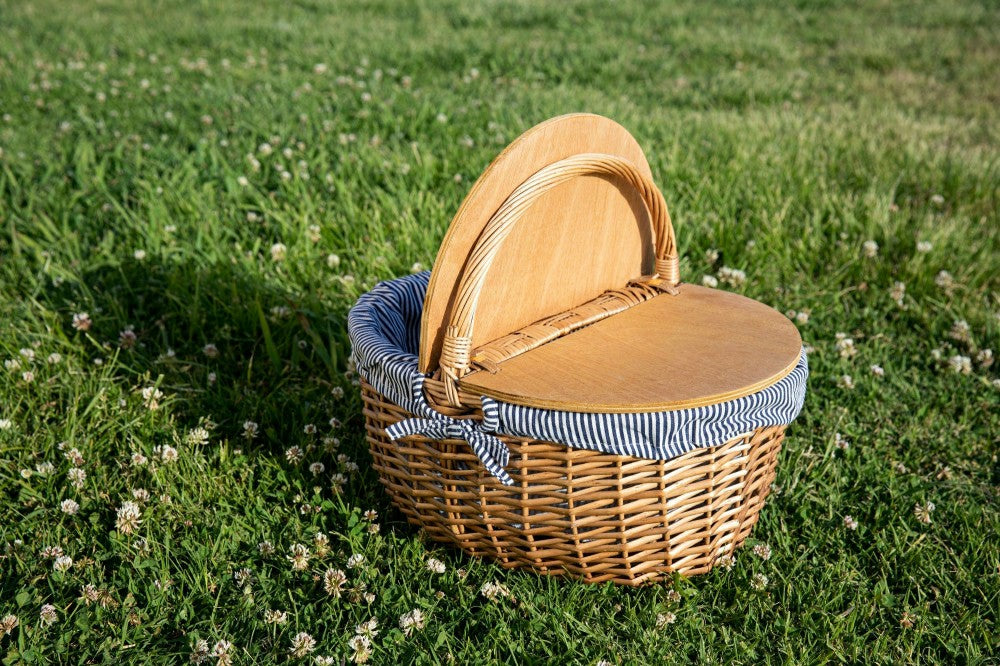 Plow & Hearth Country Picnic Basket