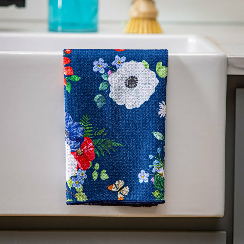 Plow & Hearth Red, White, & Bloom Kitchen Towel Quick Dry Waffle Weave Double-Sided,