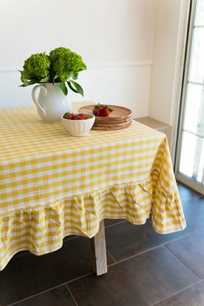 Plow & Hearth Yellow Ruffled Gingham Tablecloth