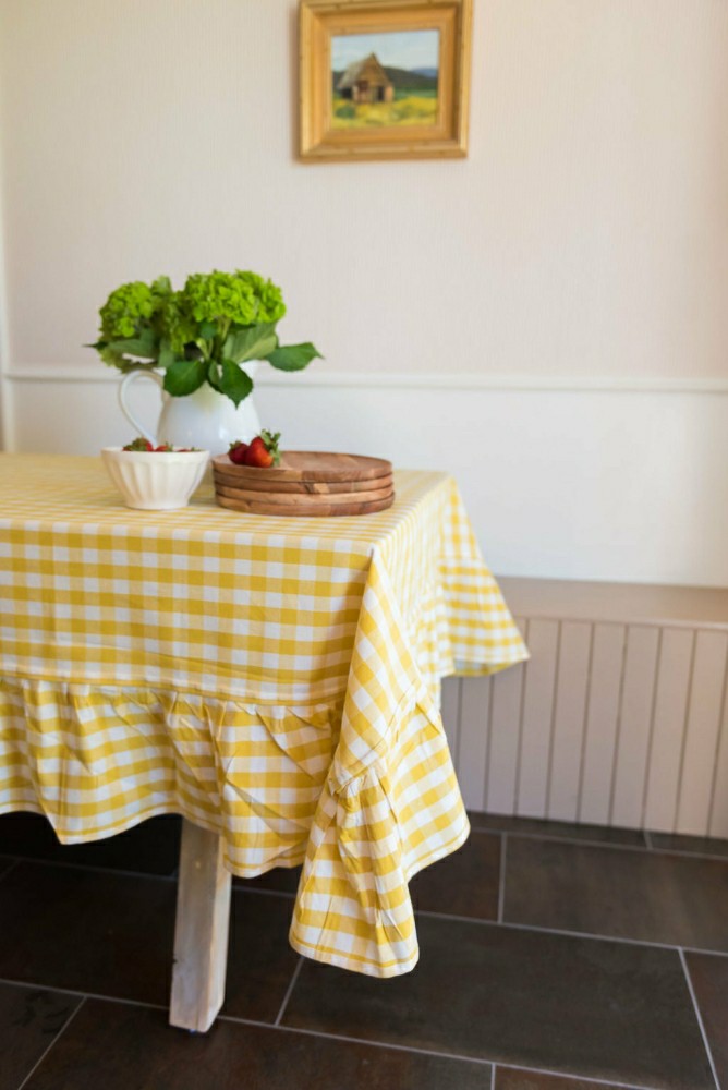 Plow & Hearth Yellow Ruffled Gingham Tablecloth