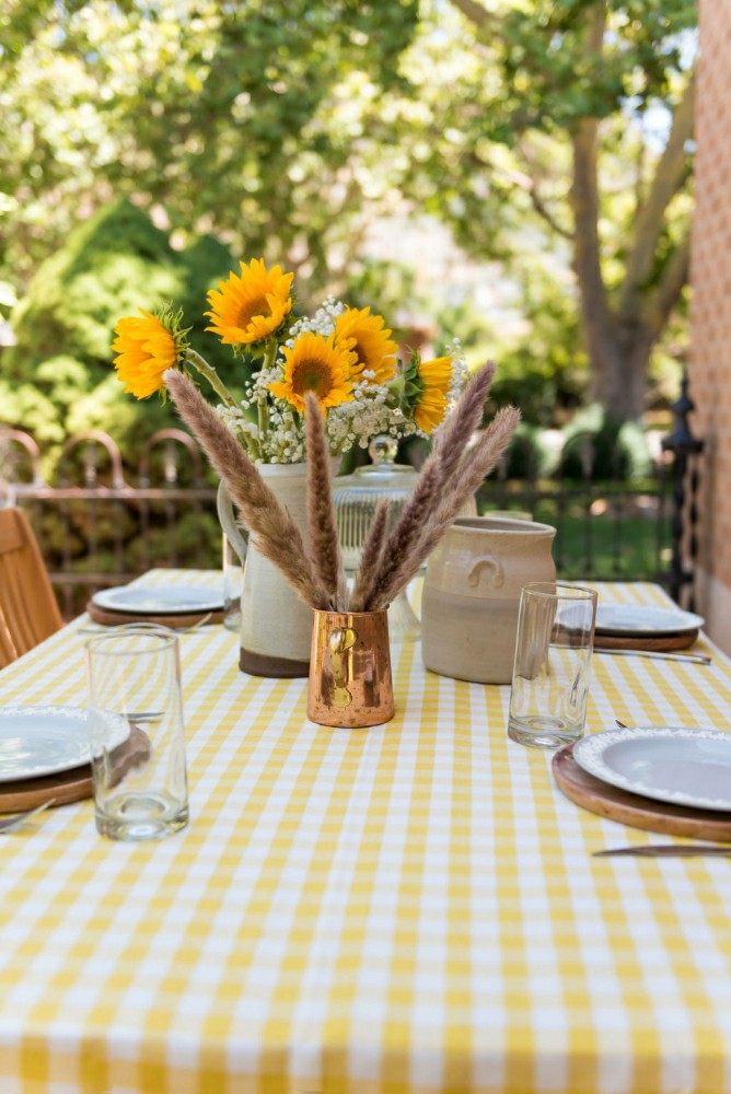 Plow & Hearth Yellow Ruffled Gingham Tablecloth
