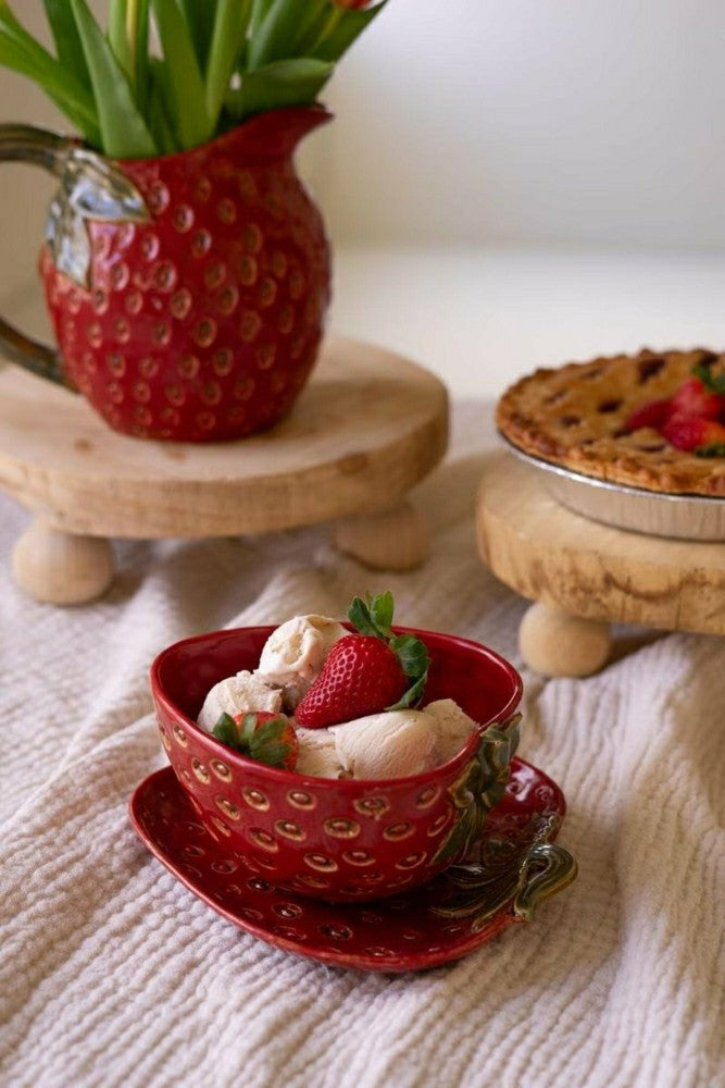 Plow & Hearth Ceramic Strawberry Platter