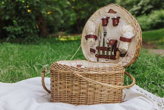 Plow & Hearth Heart Picnic Basket