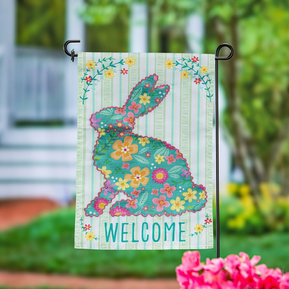 Plow & Hearth Floral Patterned Bunny Applique Garden Flag
