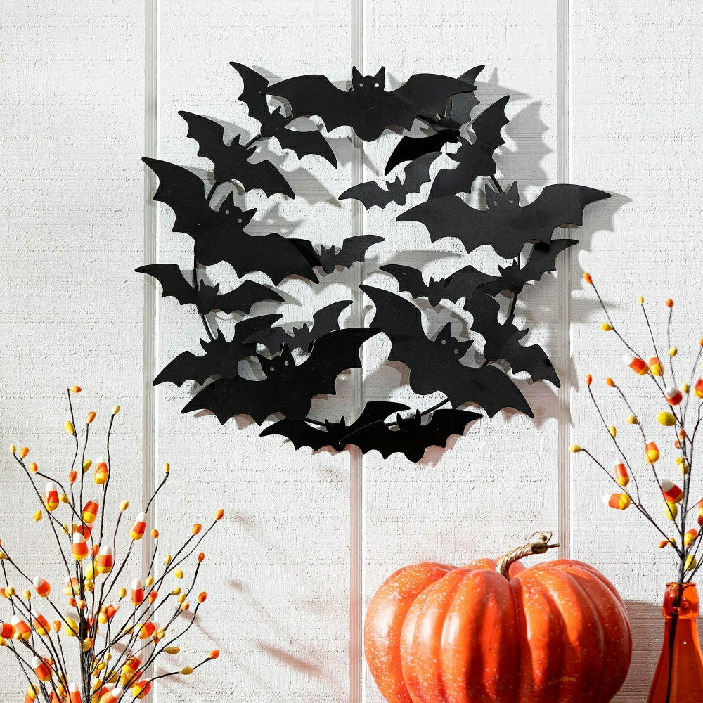 Plow & Hearth Metal Bat Wreath