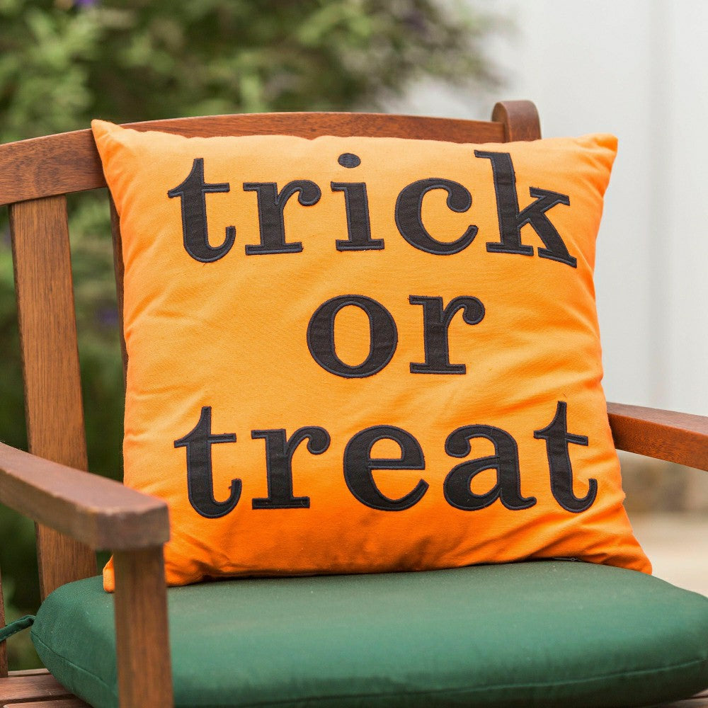 Plow & Hearth Indoor/Outdoor Halloween Trick or Treat Cotton Throw Pillow